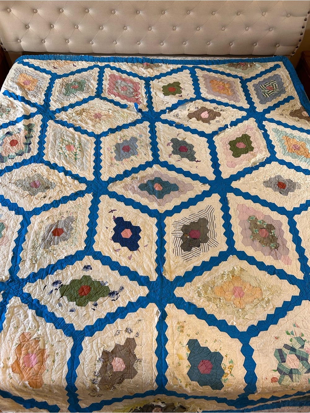 Vintage Handmade Grandmother’s Flower Garden Cutter Quilt - Picture 11 of 11